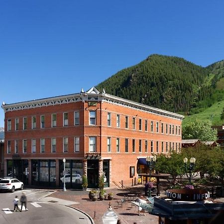 Independence Square 213, Spacious Hotel Room With 2 Queen Beds, Wet Bar, And Sitting Area Aspen Exteriör bild