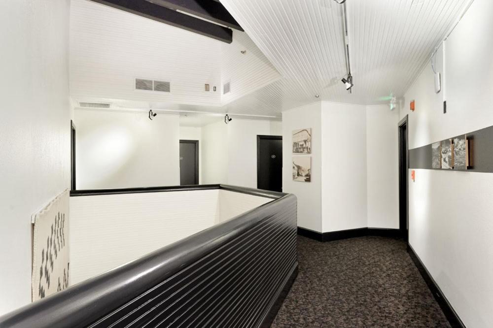 Independence Square 213, Spacious Hotel Room With 2 Queen Beds, Wet Bar, And Sitting Area Aspen Exteriör bild
